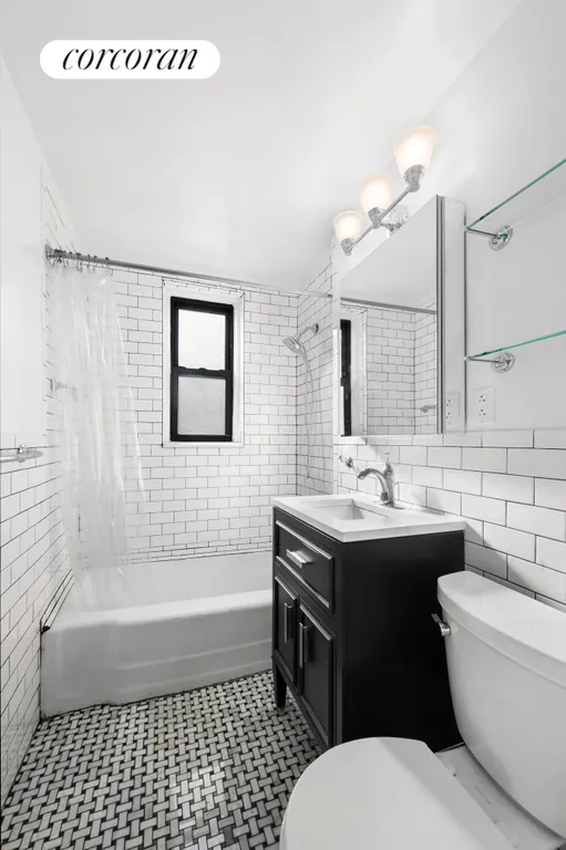 New York City Real Estate | View 165 Christopher Street, 3E | Full Bathroom | View 6