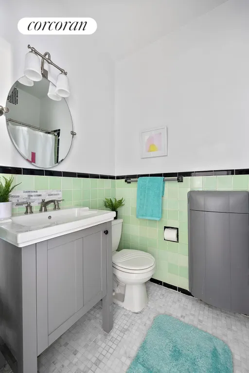 New York City Real Estate | View 21 Monroe Place, 4R | Full Bathroom | View 5