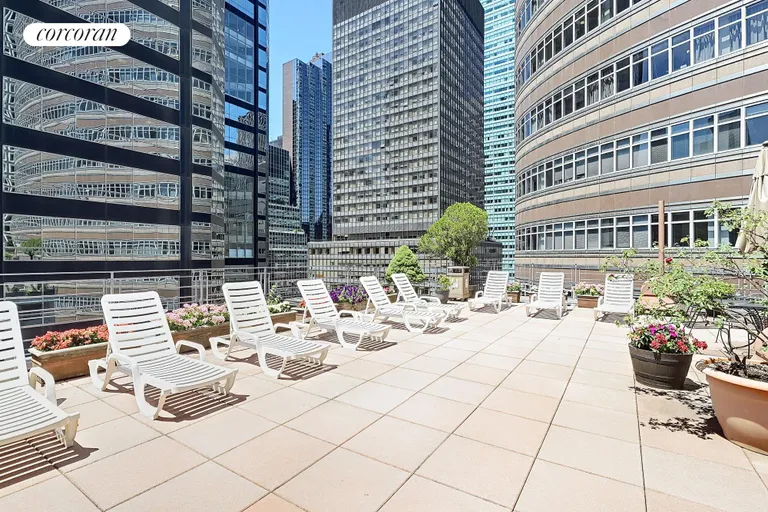 New York City Real Estate | View 211 East 53rd Street, 4M | room 3 | View 4