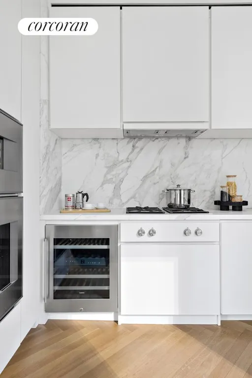 New York City Real Estate | View 16 West 40th Street, 25B | Eat-in Kitchen | View 9