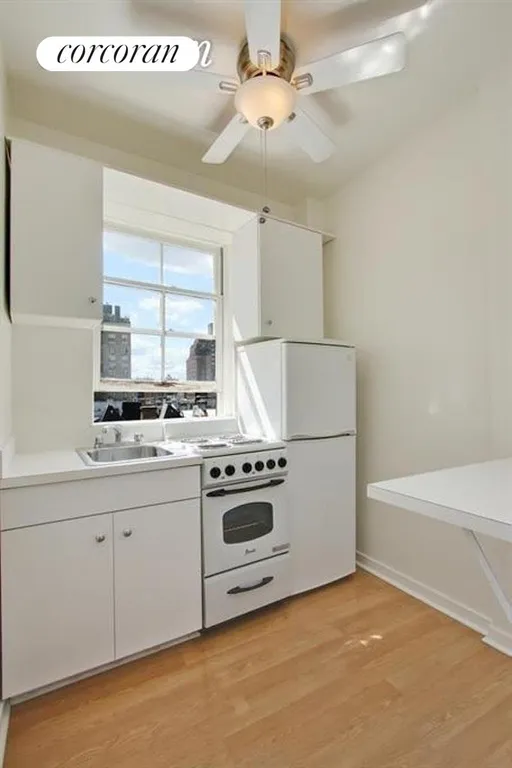 New York City Real Estate | View 269 West 12th Street, 63 | Kitchen | View 3