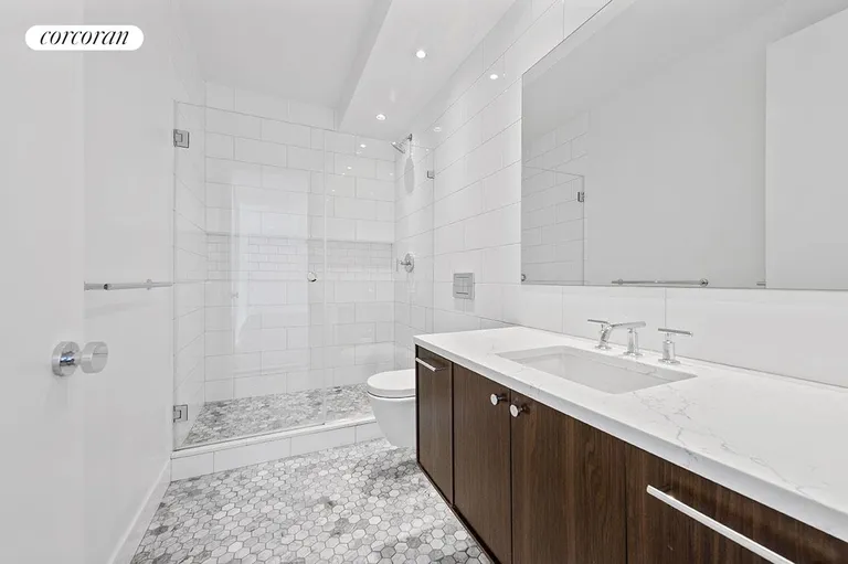 New York City Real Estate | View 250 East 54th Street, 16A | Full Bathroom | View 4