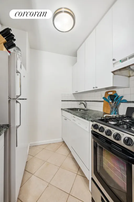 New York City Real Estate | View 211 East 53rd Street, 10G | room 5 | View 6