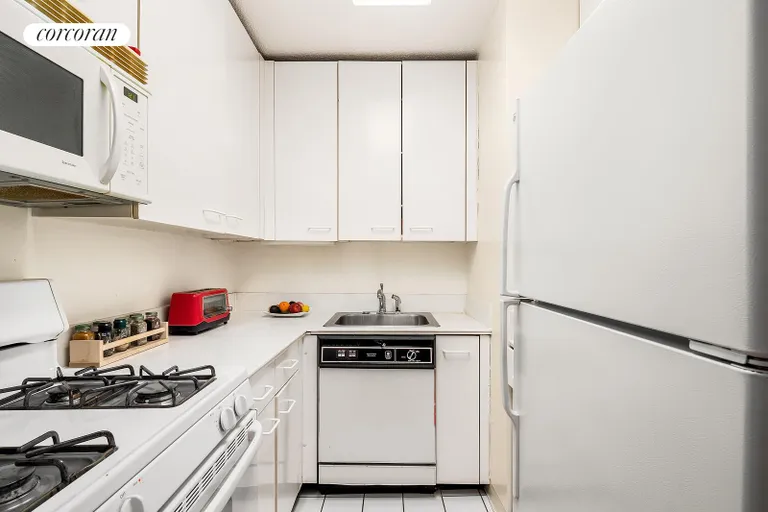 New York City Real Estate | View 330 East 38th Street, 14H | room 8 | View 9