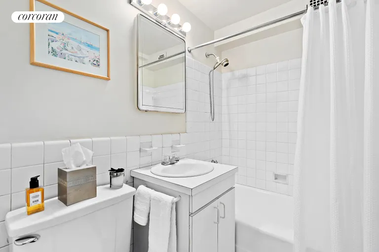 New York City Real Estate | View 415 East 52Nd Street, 6EB | Current 1 of 2 Bathrooms | View 12
