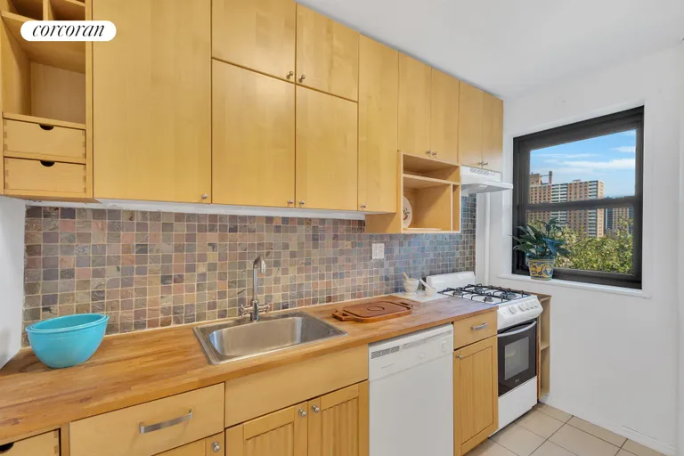 New York City Real Estate | View 355 Clinton Avenue, 7H | room 5 | View 6