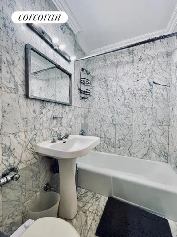 New York City Real Estate | View 2790 Broadway, 6C | Full Bathroom | View 5
