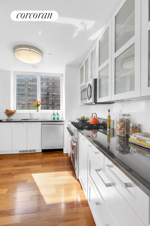 New York City Real Estate | View 200 West End Avenue, 21BC | room 5 | View 6