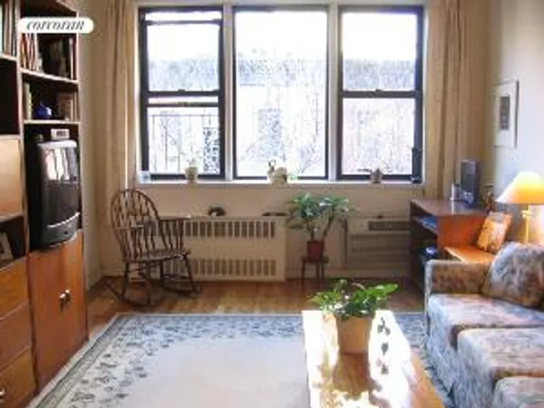 New York City Real Estate | View 444 East 87th Street, 4D | 1 Bed, 1 Bath | View 1