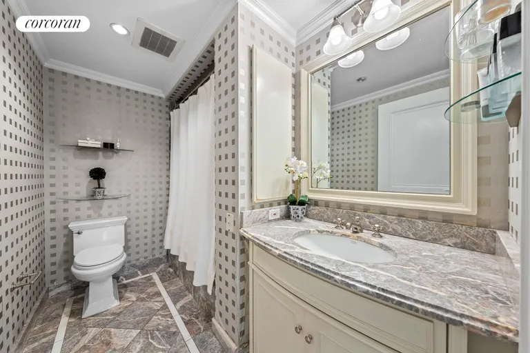 New York City Real Estate | View 502 Park Avenue, 14F | Full Bathroom | View 6