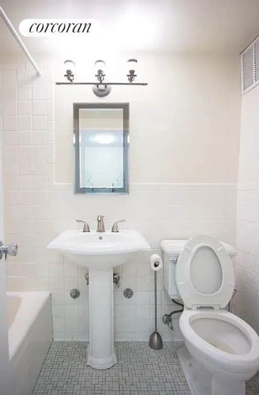 New York City Real Estate | View 330 East 49th Street, 10G | Full Bathroom | View 5