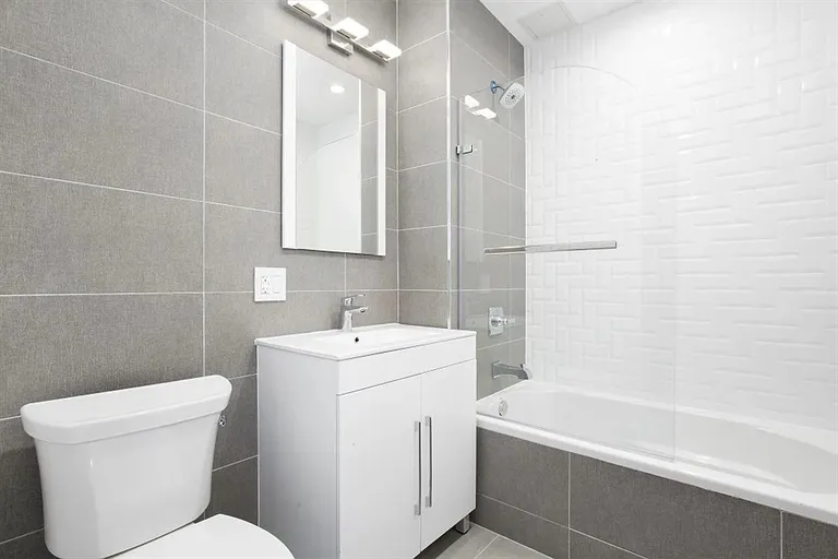 New York City Real Estate | View 517 West 134th Street, 5B | Full Bathroom | View 4