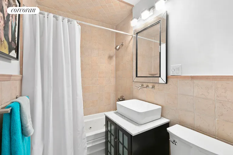 New York City Real Estate | View 342 East 53rd Street, 3B | Bathroom has Jacuzzi! | View 4