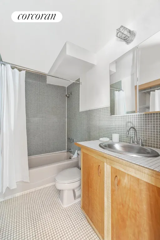 New York City Real Estate | View 149 Lafayette Avenue, 4A | Full Bathroom | View 7