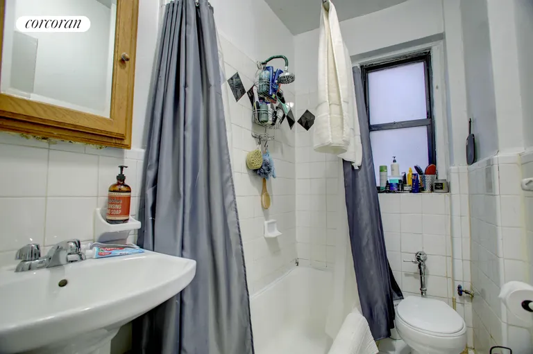 New York City Real Estate | View 225 Bennett Avenue, 2M | Primary Bathroom | View 4