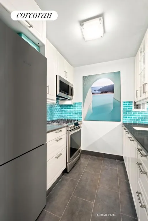 New York City Real Estate | View 45 West 67th Street, 7D | RENOVATED Kitchen | View 12