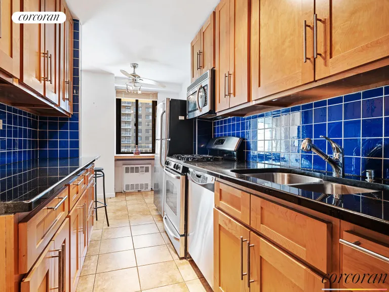 New York City Real Estate | View 185 Hall Street, 716 | room 4 | View 5