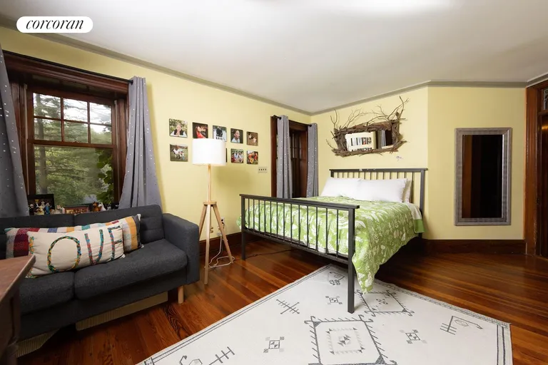 New York City Real Estate | View 759 Hartwood Road | room 7 | View 8