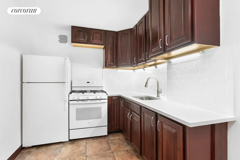 New York City Real Estate | View 155 West 68th Street, 1616 | Kitchen | View 4