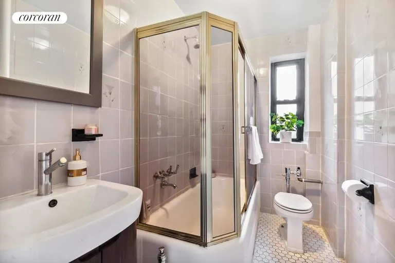 New York City Real Estate | View 283 East 5th Street, 1C | Full Bathroom | View 15