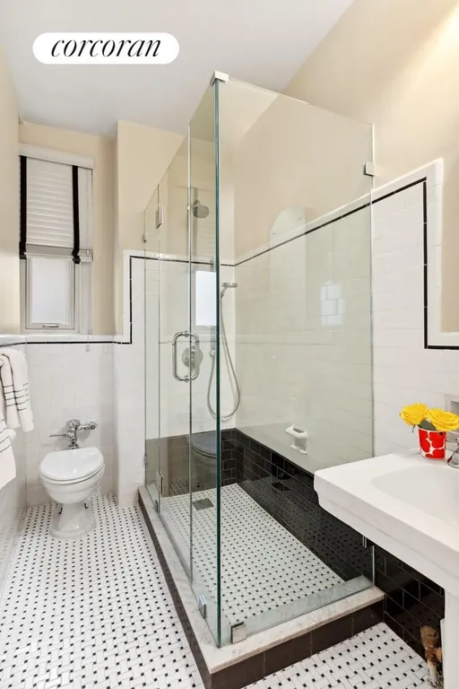 New York City Real Estate | View 125 East 74th Street, 2D | Full Bathroom | View 10