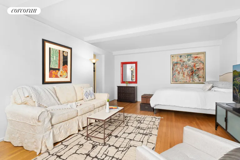 New York City Real Estate | View 2 Horatio Street, 5B | Living Room | View 2