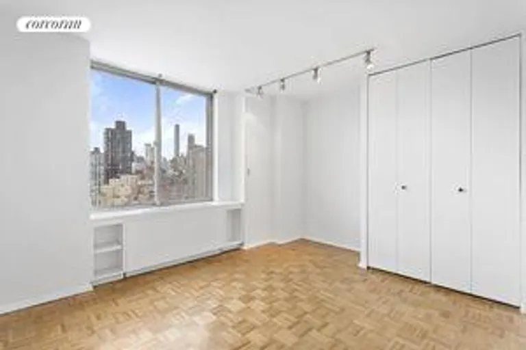 New York City Real Estate | View 404 East 79th Street, 23H | room 3 | View 4