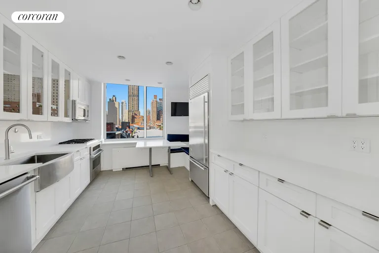 New York City Real Estate | View 90 East End Avenue, 8B | room 3 | View 4