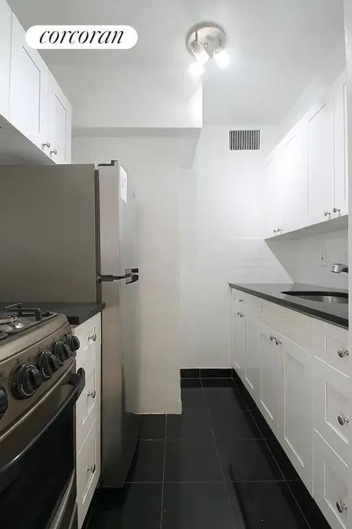 New York City Real Estate | View 321 East 48th Street, 2E | room 4 | View 5