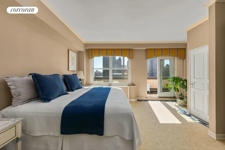 New York City Real Estate | View 2 East End Avenue, PHG | room 6 | View 7