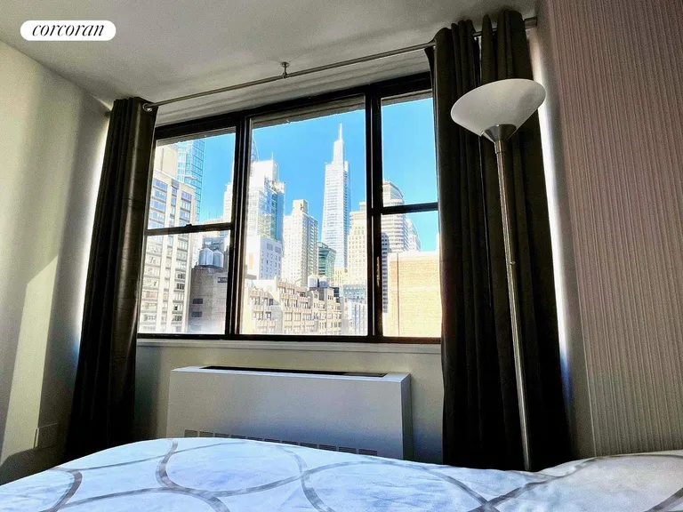 New York City Real Estate | View 301 East 45th Street, 21F | room 6 | View 7