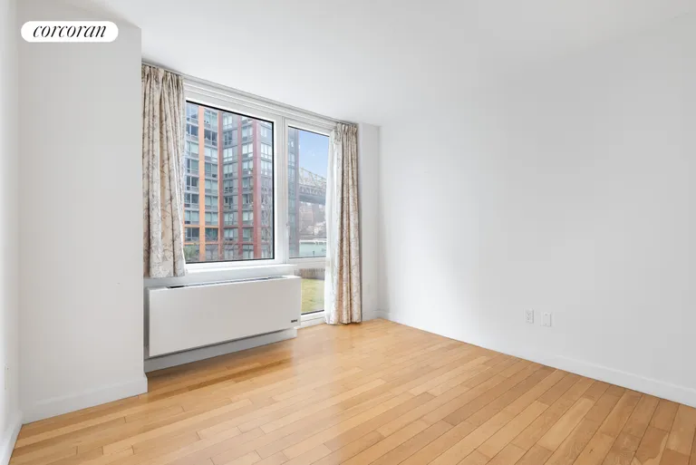 New York City Real Estate | View 415 Main Street, 2F | room 14 | View 15