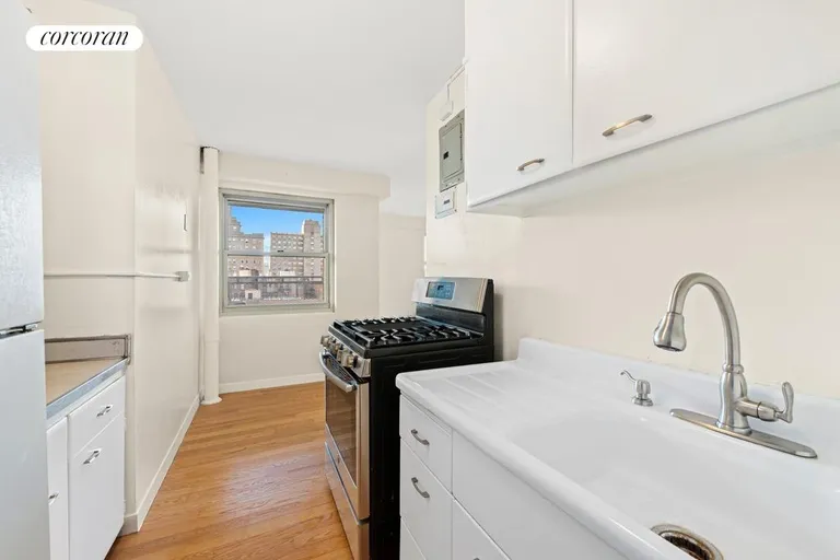 New York City Real Estate | View 100 LaSalle Street, 11H | Kitchen | View 11