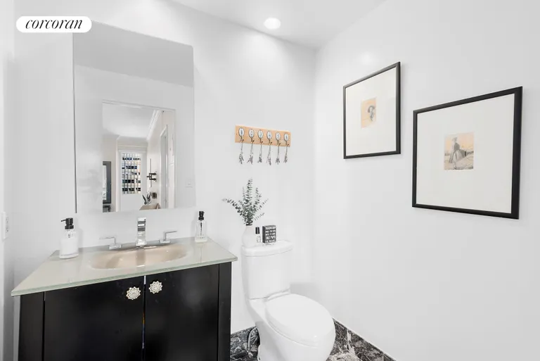 New York City Real Estate | View 216 East 47th Street, 11A | Bathroom | View 6
