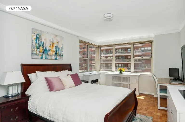New York City Real Estate | View 233 East 70th Street, 8T | room 6 | View 7