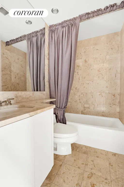 New York City Real Estate | View 100 United Nations Plaza, 38B | 2nd en suite bathroom | View 8