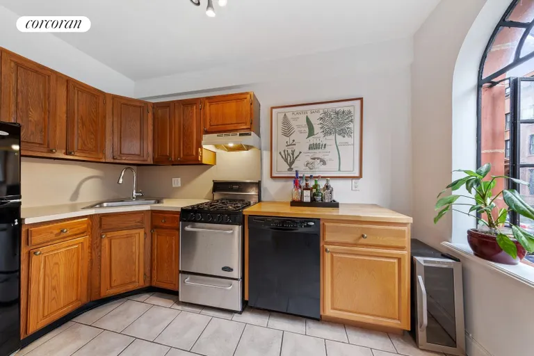New York City Real Estate | View 101 Lafayette Avenue, 2F | Kitchen | View 5
