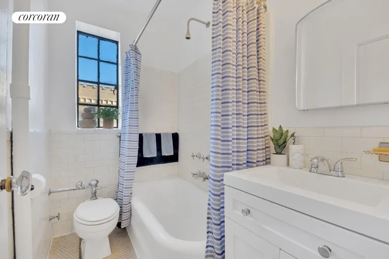 New York City Real Estate | View 116 PINEHURST AVENUE, G51 | Full Bathroom | View 6