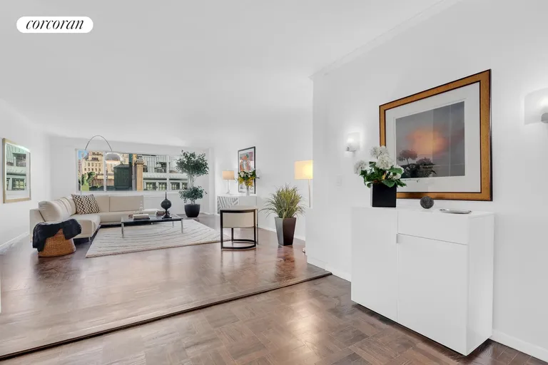 New York City Real Estate | View 10 East 70th Street, 9A | room 3 | View 4