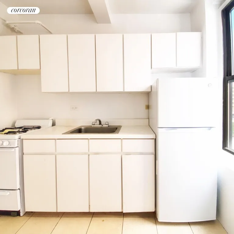 New York City Real Estate | View 200 West 16th Street, 8F | Kitchen | View 2