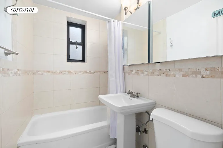New York City Real Estate | View 245 Bennett Avenue, 5B | Full Bathroom | View 7
