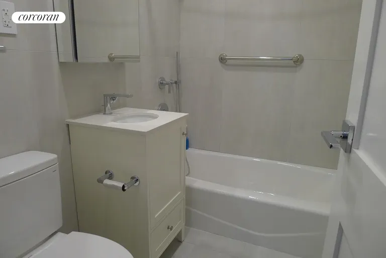 New York City Real Estate | View 400 Central Park West, 20V | New bath | View 4