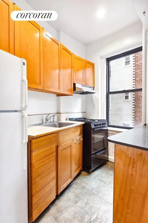 New York City Real Estate | View 210 Sixth Avenue, 5H | Open Windowed Kitchen | View 5