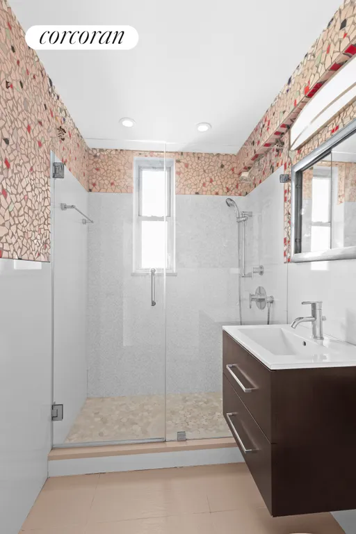 New York City Real Estate | View 302 East 88th Street, 7F | Full Bathroom | View 10