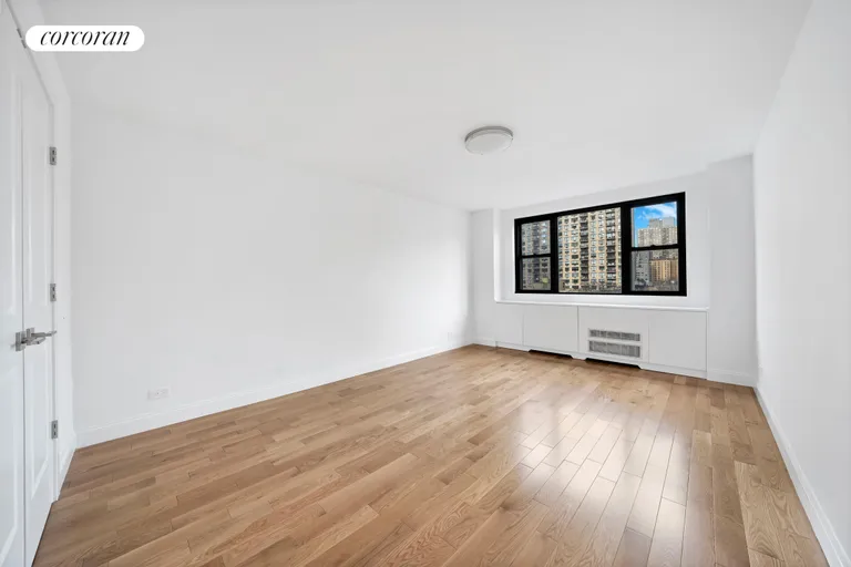 New York City Real Estate | View 315 East 72Nd Street, 8K | room 3 | View 4