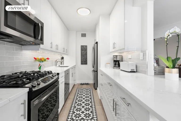 New York City Real Estate | View 165 West End Avenue, 21K | Kitchen | View 2
