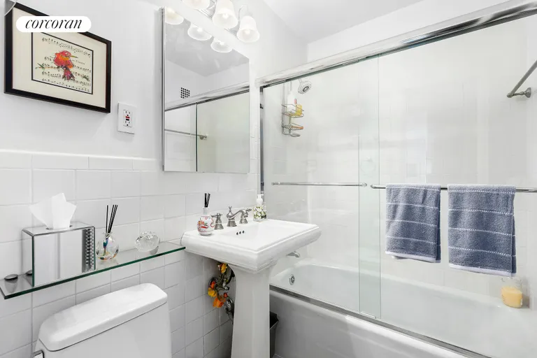 New York City Real Estate | View 165 West End Avenue, 21K | Bathroom | View 7
