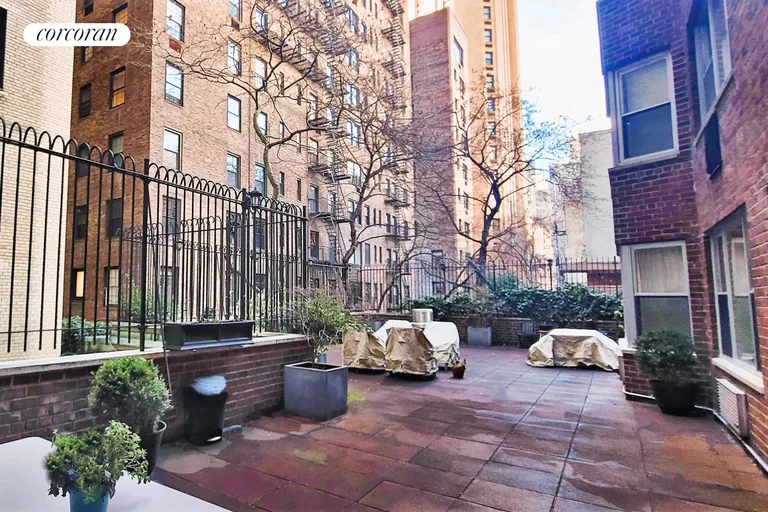 New York City Real Estate | View 12 Beekman Place, 1A | room 60 | View 61