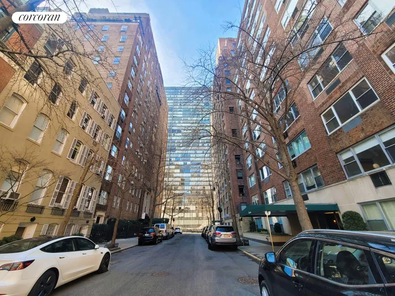 New York City Real Estate | View 12 Beekman Place, 1A | room 92 | View 93