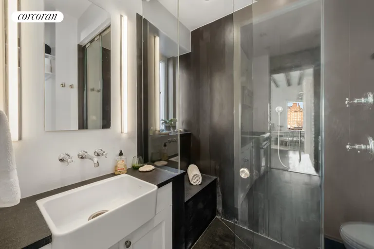 New York City Real Estate | View 211 West 10th Street, 6B | Full Bathroom | View 6
